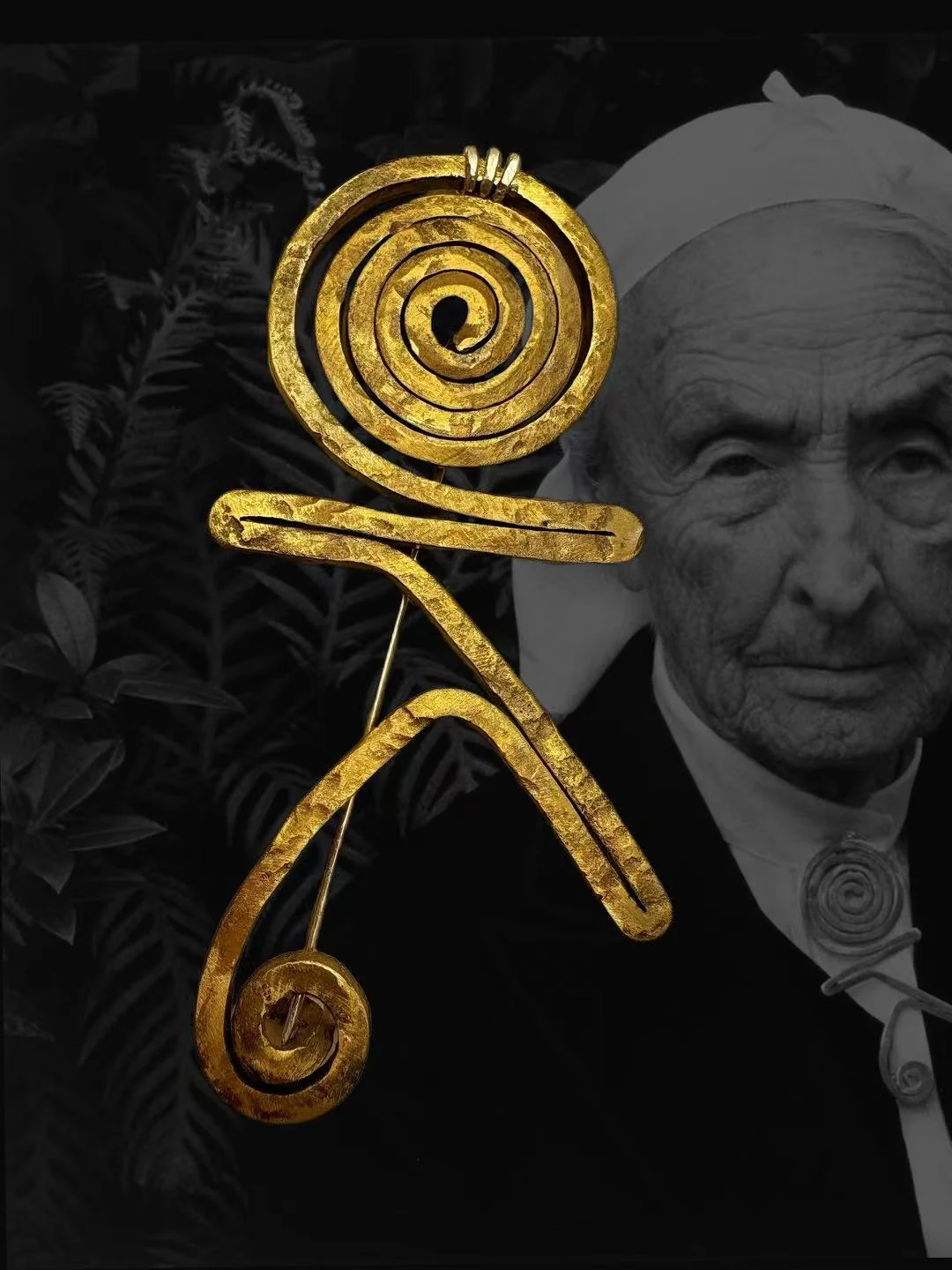 Spiral pendant